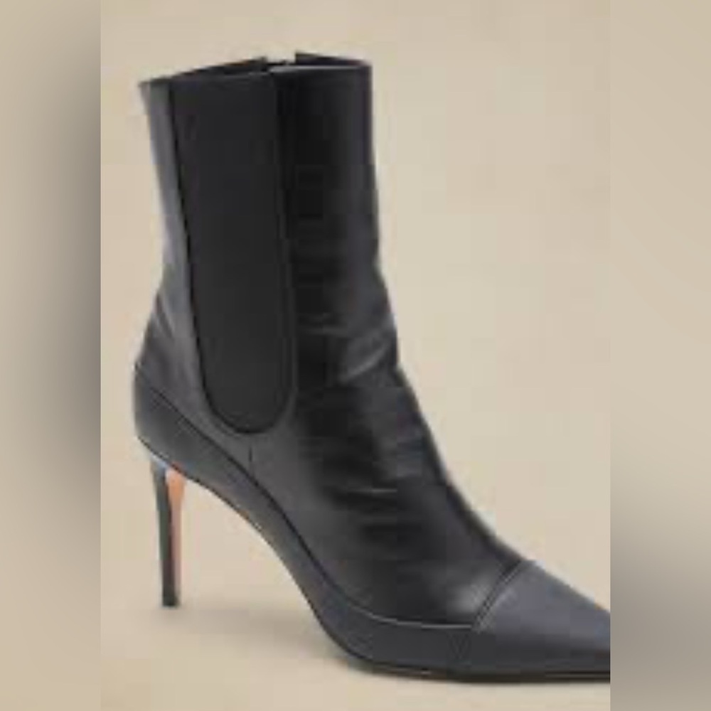 Alexandre Birman Black booties with Tan Leather Sole